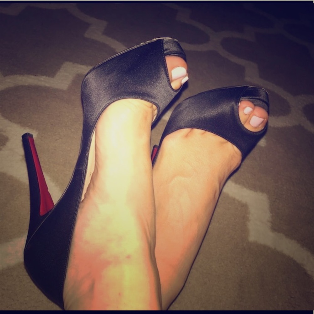 Christian Louboutin Very Prive Satin 37.5